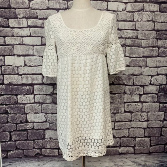 Solitaire Dresses & Skirts - Solitaire White Lace Dress Size Medium